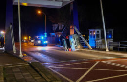 Auto op de kant bij Fanerbrug