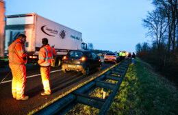 Lange file door ongeval op A7