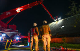 Brand in dak woonboerderij Midwolde