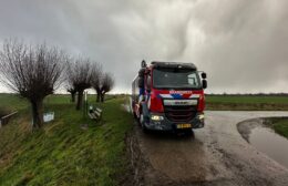 Twee aspirant brandwachten in opleiding bij brandweer Grootegast Video