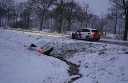 Audi uit de bocht in Oosterwolde Video