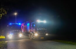 Brand in recreatie woning Oosterduinen in Norg Video