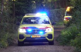 Persoon zwaar gewond in Oosterduinen Video