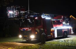 Brandweer rukt uit voor schoorsteenbrand in Veenhuizen Video